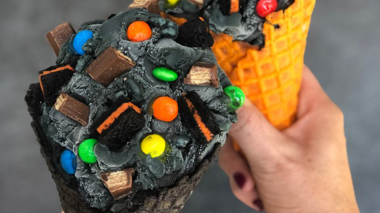 10-scariest-fast-food-halloween-items-of-all-time-11.jpg