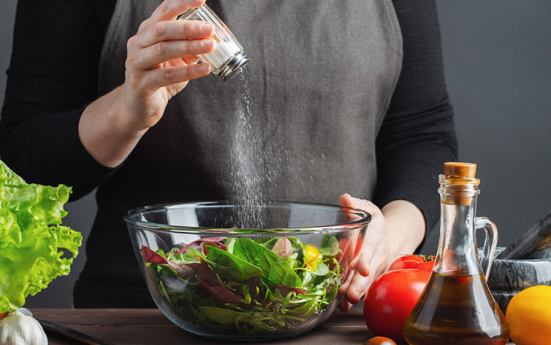 5-bad-cooking-habits-that-are-ruining-your-foods-3.jpg