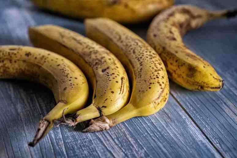 7-surprising-side-effects-of-eating-bananas-2.jpg